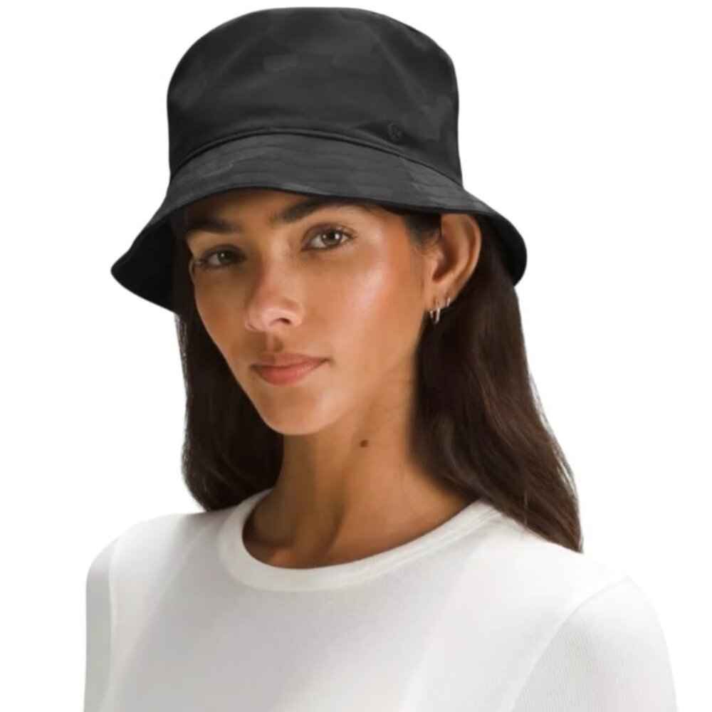 Lululemon Both Ways Black Bucket Hat - NWT